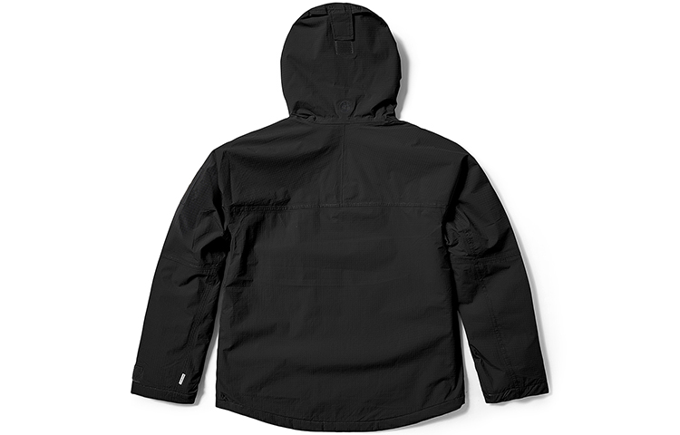 Lookbook Timberland Chaqueta Negra Impermeable de Exterior y Abrigada. A6941-001