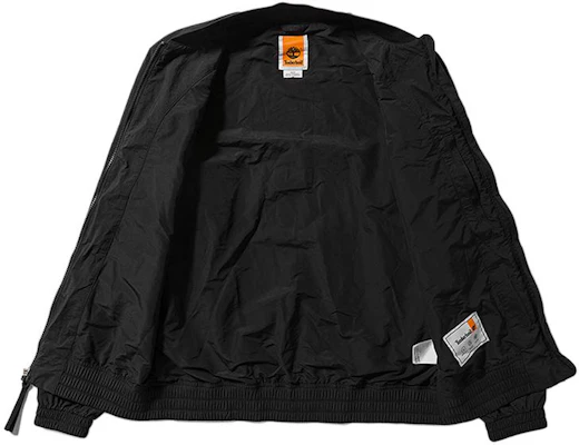 Cazadora Bomber Negra Impermeable Timberland para Exterior con Logo. A4225-001 Lookbook Cazadora Bomber Negra Impermeable Timberland para Exterior con Logo. A4225-001