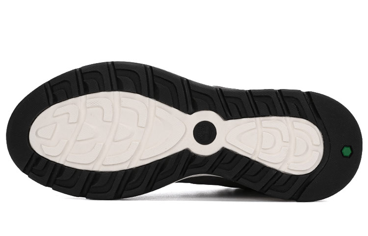 Shop Timberland Boroughs 厚底休閒馬丁靴 灰色