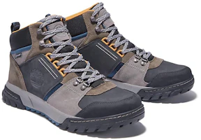 Shop Timberland添柏嵐 Boulder Trail Trekker Chukka 耐磨 中筒 戶外靴 灰黑