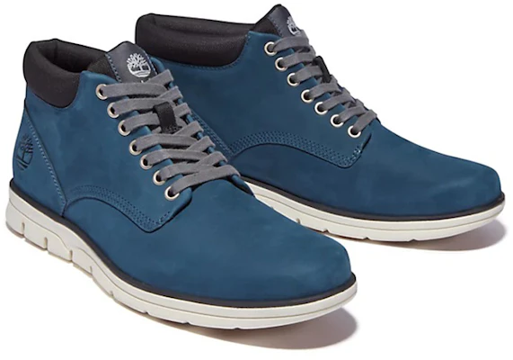 Timberland 布拉德街 蓝色楚卡靴 A2GURBZ4 Shop Timberland 布拉德街 蓝色楚卡靴 A2GURBZ4