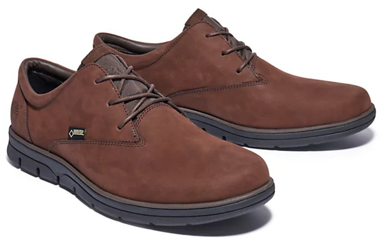 Shop Timberland Bradstreet GTX 'Coklat Gelap' A14B1242