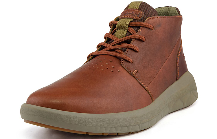 Lookbook Bota Timberland Bradstreet Ultra Chukka Wide Fit 'Marrón'. A2HEZW