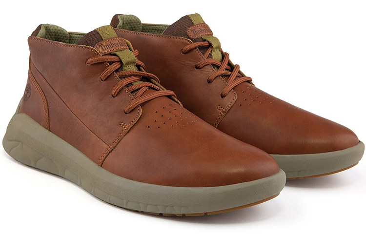 Shop Bota Timberland Bradstreet Ultra Chukka Wide Fit 'Marrón'. A2HEZW