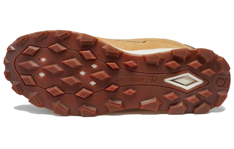 Shop Timberland布鲁克林宽版侧拉链小麦黄靴子 A2J1EW