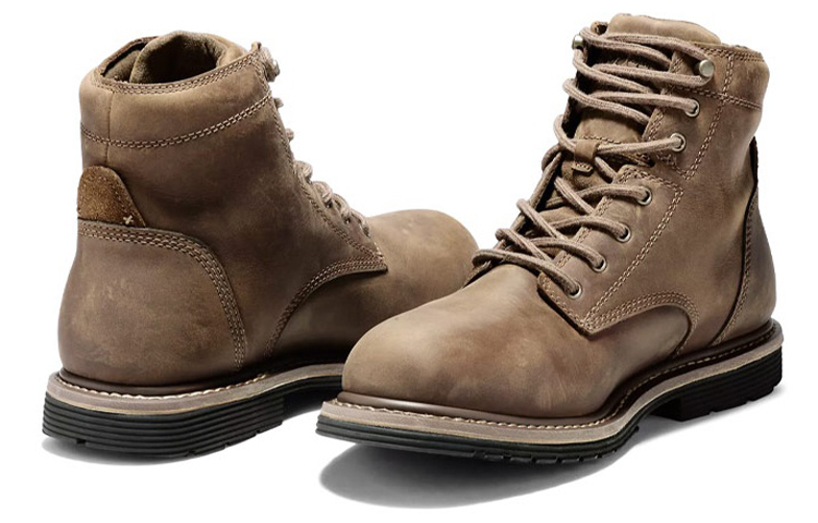 Shop Timberland添柏嵐 休閒風格馬丁靴 深棕色