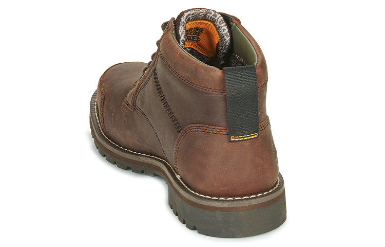 Shop Timberland添柏嵐 Chukka 休閒搭配工裝靴 棕色