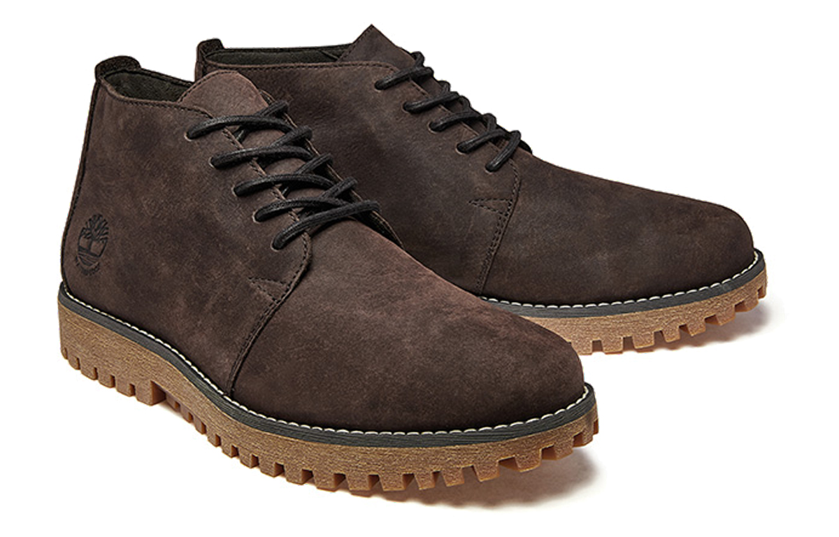 Shop Timberland添柏瀾 Chukka 英倫皮革商務休閒中筒戶外靴 深棕