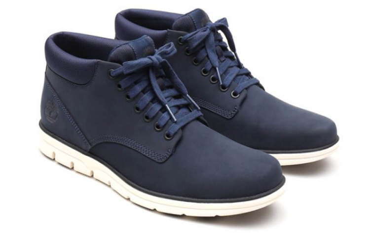 Lookbook Timberland Chukka 'Sepatu Kerja Outdoor Ringan Biru Tua' A2BTE