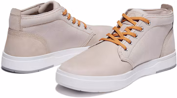 Shop Timberland添柏瀾 Davis Square 舒適休閒板鞋 淺米色