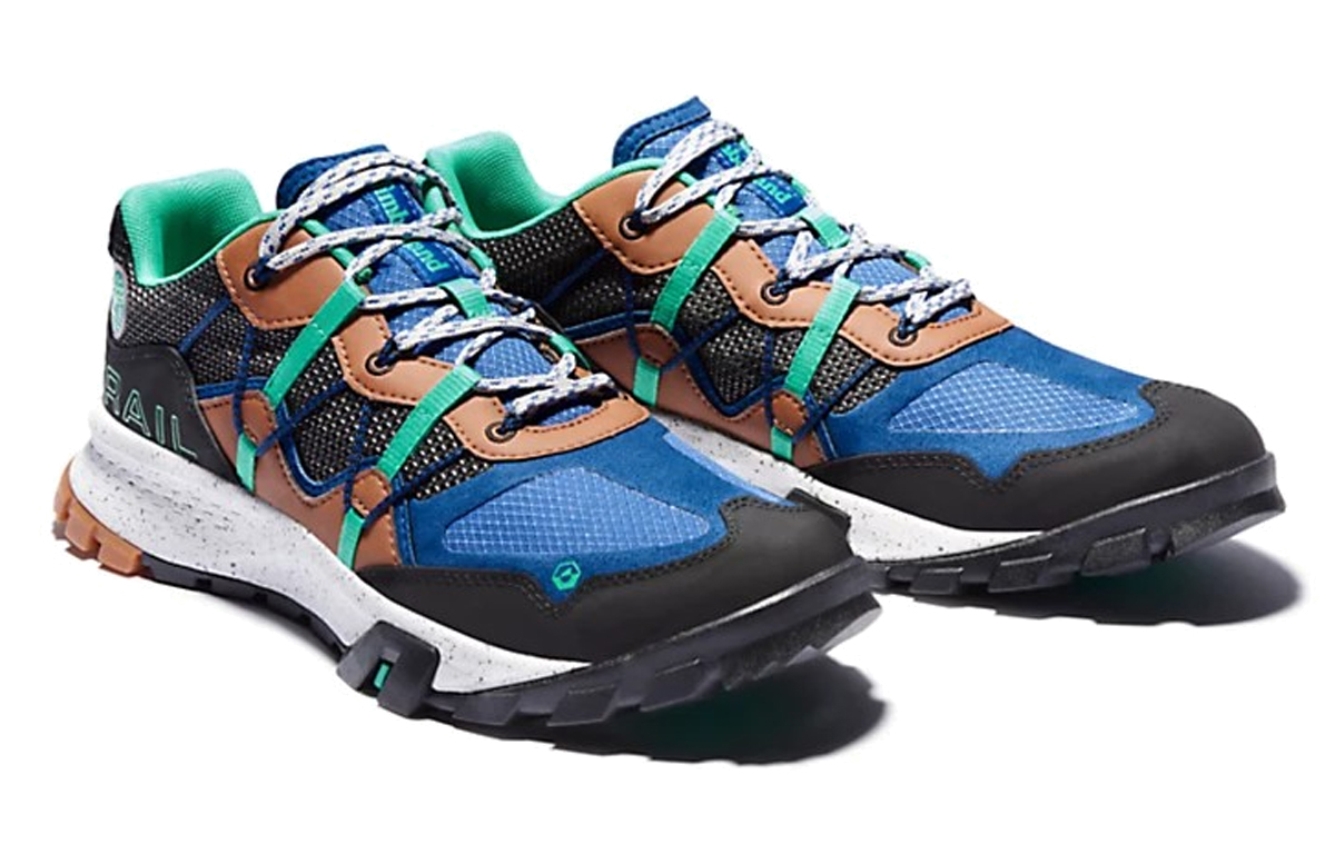 Shop Timberland 添柏瀾 Garrison Trail 舒適耐磨 低筒跑步鞋 黑藍