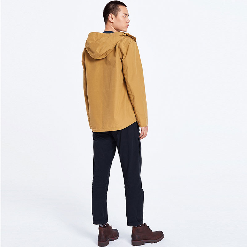 Shop Timberland 經典小麥色連帽外套 可收納款 A1ZQZ-P47