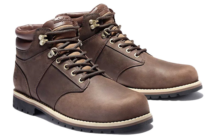 Shop Timberland Chukka Tahan Air 'Coklat Tua' A2EFN210