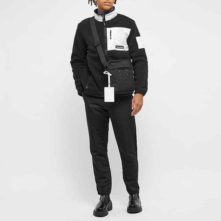 Lookbook Timberland x MASTERMIND WORLD Jaket Fleece Hitam Kolaborasi Musim Sejuk. A28ZA-N92