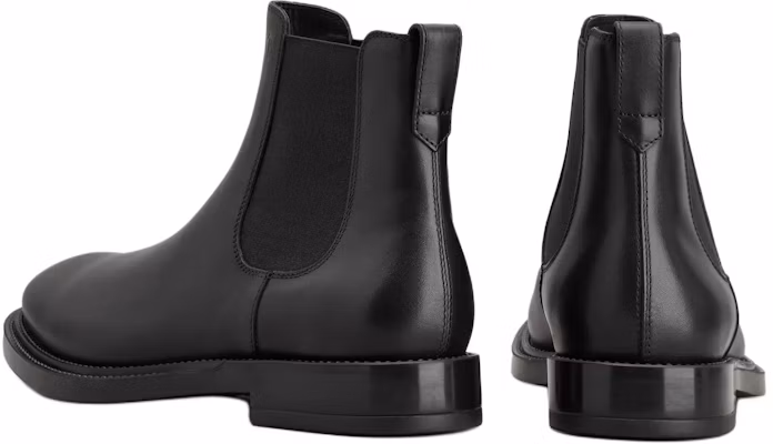 토즈 슬릭 블랙 레더 첼시 부츠 (Tod's Sleek Black Leather Chelsea Boots - shortened) XXM62C00P20OLWB999 Shop 토즈 슬릭 블랙 레더 첼시 부츠 (Tod's Sleek Black Leather Chelsea Boots - shortened) XXM62C00P20OLWB999