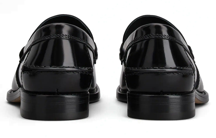 Lookbook 토즈 블랙 레더 로퍼 XXM26C0ER60AKTB999