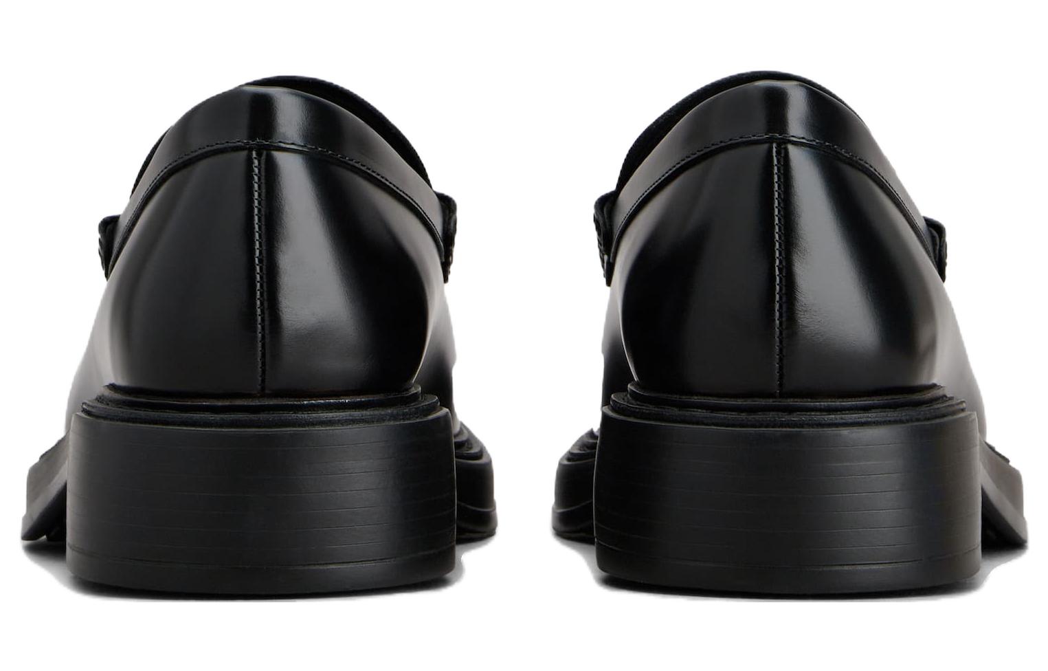 Shop 토즈 블랙 라운드 토 로퍼 (Toju Beullaek Raundeu To Lopeo) XXM61K0AI40LYGB999