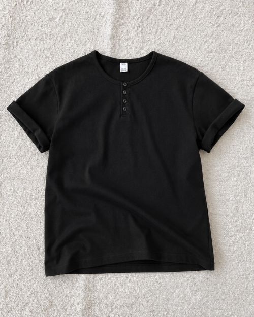 TOFFEE [S-XXL] Slim Crop Henley Neck Half T-Shirt (BLACK) T6S-SCHNHTS23BK
