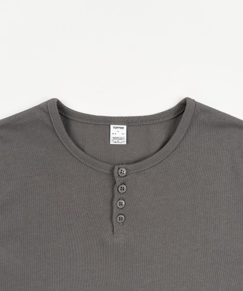 Order TOFFEE [S-XXL] Slim Crop Henley Neck Half T-Shirt (Charcoal) T6S-SCHNHTS23CH