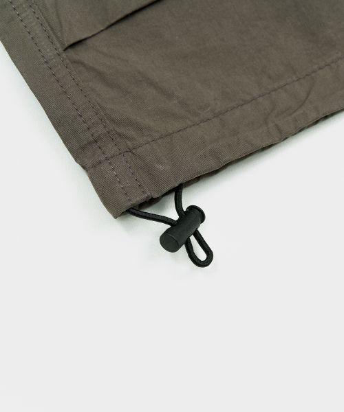 Details for TOFFEE Back Pocket Cargo Bermuda Shorts (Khaki Brown) T6S-BPCBPT50