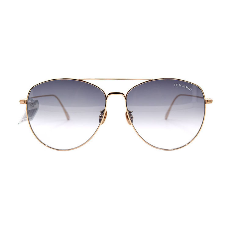 Lookbook Gafas de Sol Aviador Unisex de Titanio Ligero Tom Ford TF Estilo Pareja. TF784-D  28B