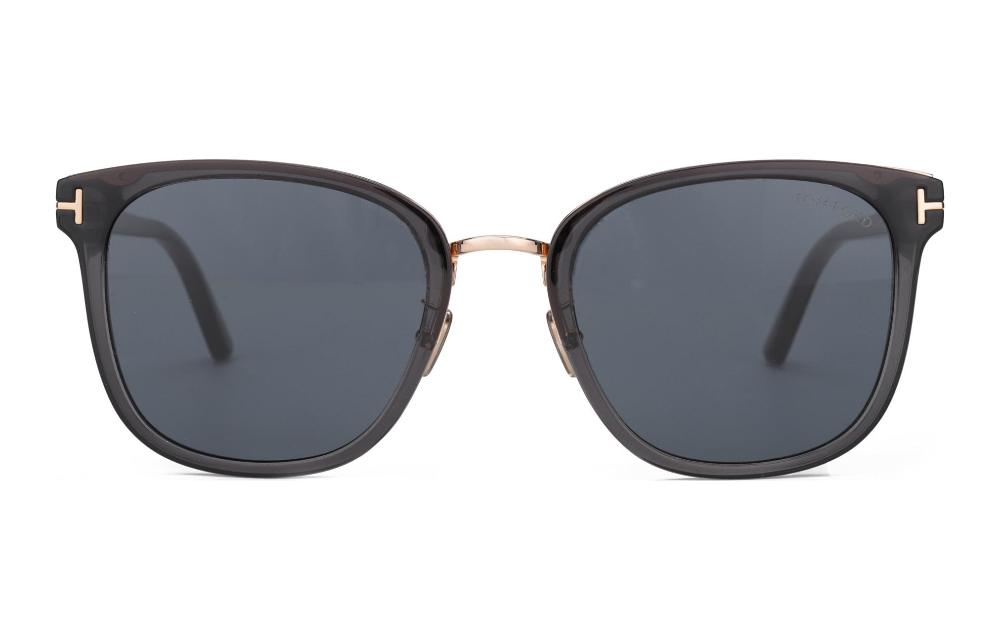 Lookbook TOM FORD 男女通用灰色不規則太陽眼鏡附品牌標誌細節。 TF968-K-20A-56