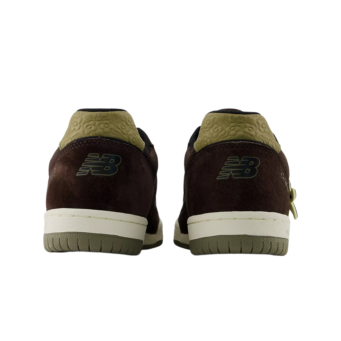 Lookbook Tom Knox x Krooked x New Balance Numeric 600 'Chocolate Olive' en Español. NM600KKD