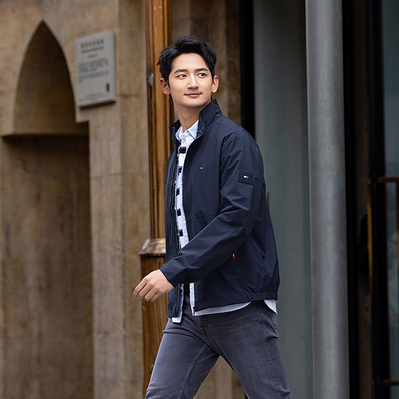 Shop Tommy Hilfiger 休閒撞色口袋外套 MW0MW34470