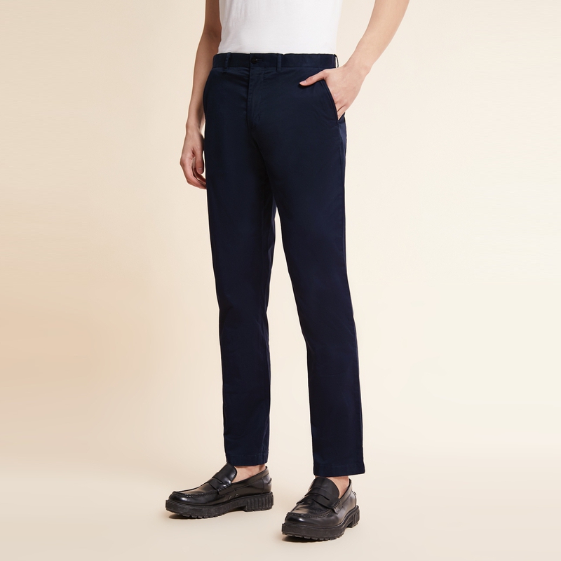 Shop Tommy Hilfiger 經典彈性修身版型卡其褲 深海軍藍 MW0MW31128-DW5