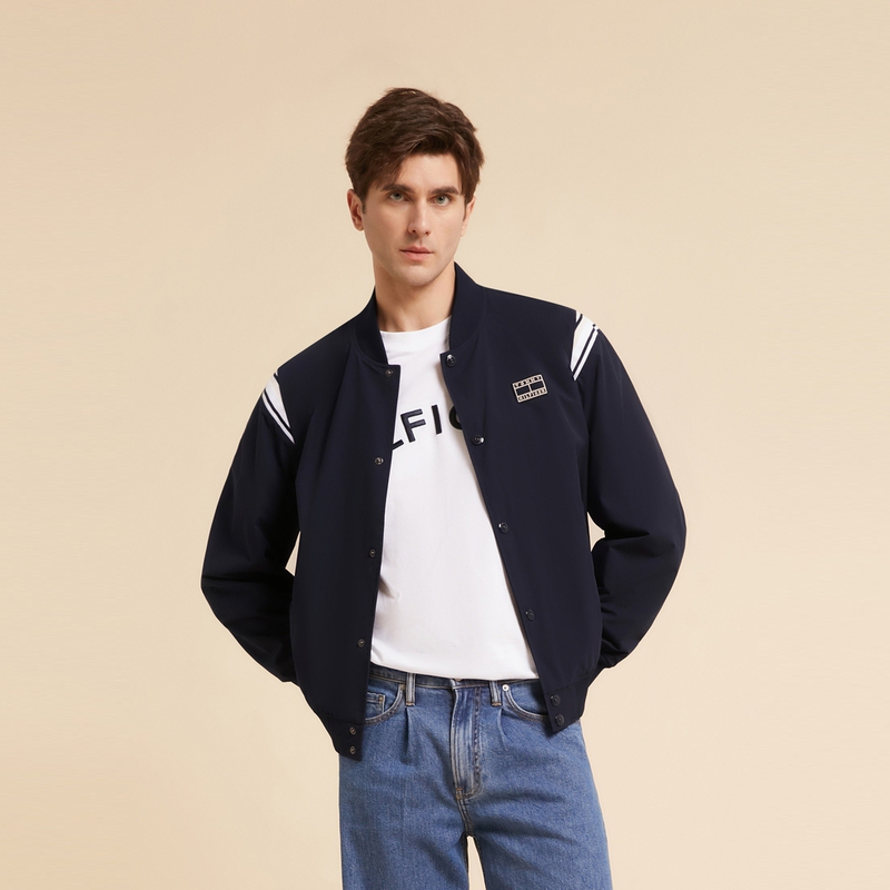 Shop Chaqueta Bomber Azul Marino Tommy Hilfiger con Bordado y Broche a Presión. 78J8851