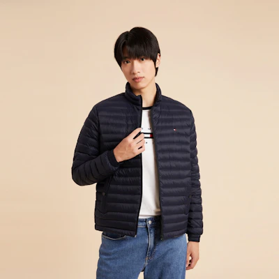 타미 힐피거 네이비 슬림 핏 퀼팅 다운 자켓 자수 로고 XM0XM02189 Shop 타미 힐피거 네이비 슬림 핏 퀼팅 다운 자켓 자수 로고 XM0XM02189