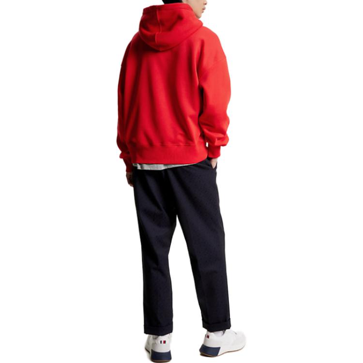Lookbook Tommy Hilfiger 紅色標誌印花連帽衫 - 寬鬆版長袖衛衣 MW0MW32676SNE