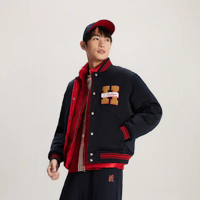 Tommy Hilfiger 雙面刺繡寬鬆棒球外套 海軍藍/紅色 MW0MW34190 Sizing Tommy Hilfiger 雙面刺繡寬鬆棒球外套 海軍藍/紅色 MW0MW34190