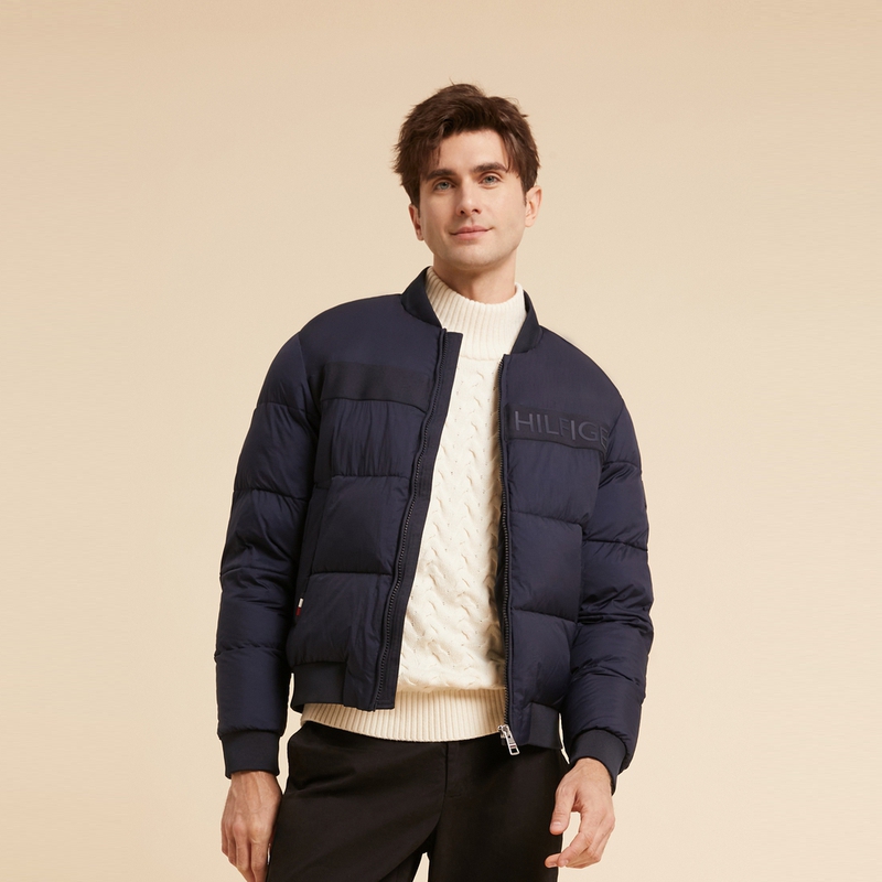 Shop 타미 힐피거 심플 웜 슬림핏 봄버 야구 재킷. XM0XM02540