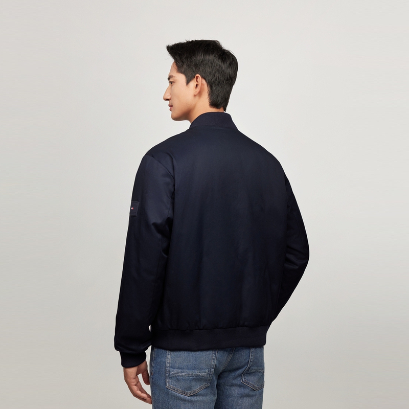 Sizing 타미 힐피거 방수 어반 베이스볼 봄버 재킷. MW0MW36764