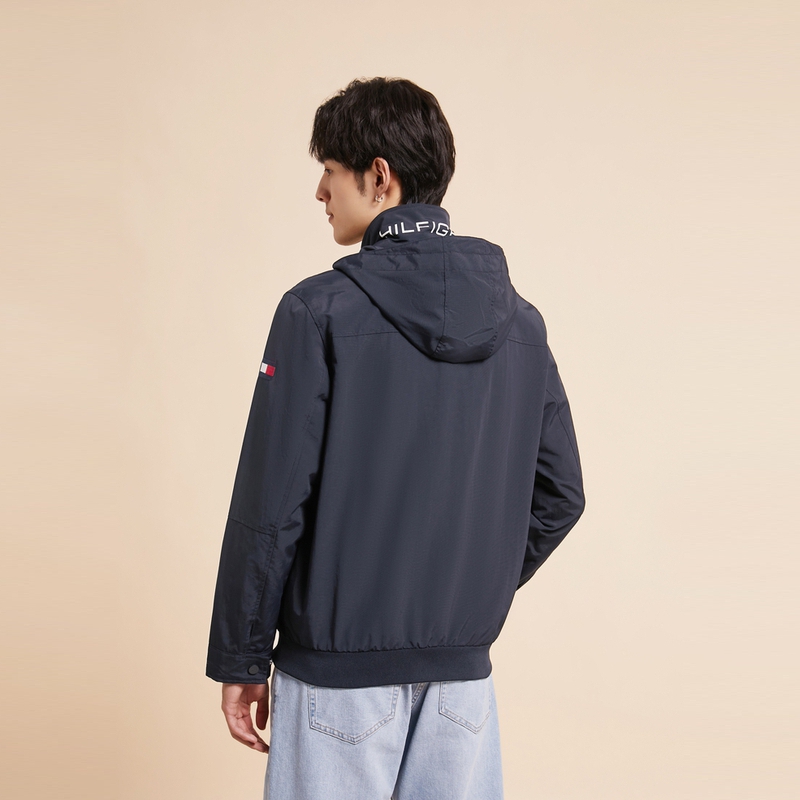 Purchase Tommy Hilfiger 防水輕量可收納軟殼夾克 海軍藍。 78J8340
