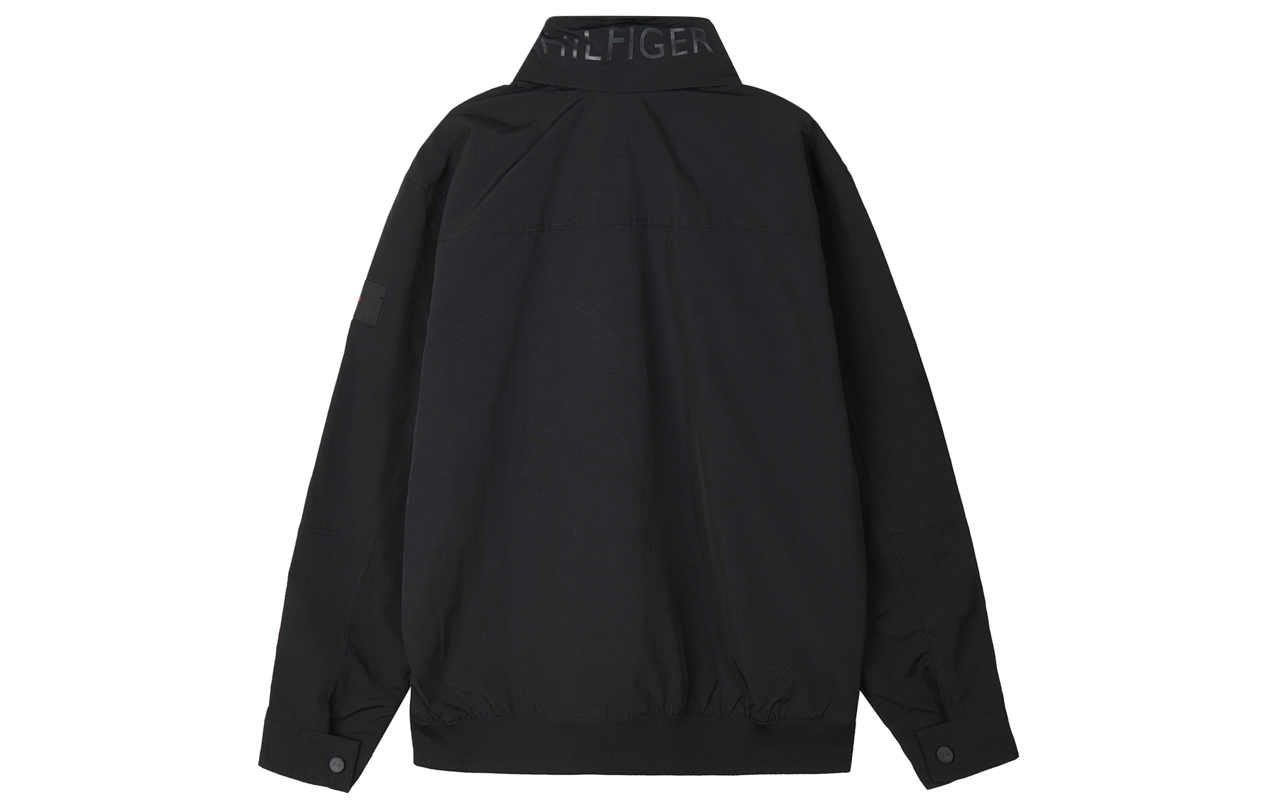 Lookbook Tommy Hilfiger Jaket Hitam Waterproof Windproof dengan Resleting Depan 78J8297-002