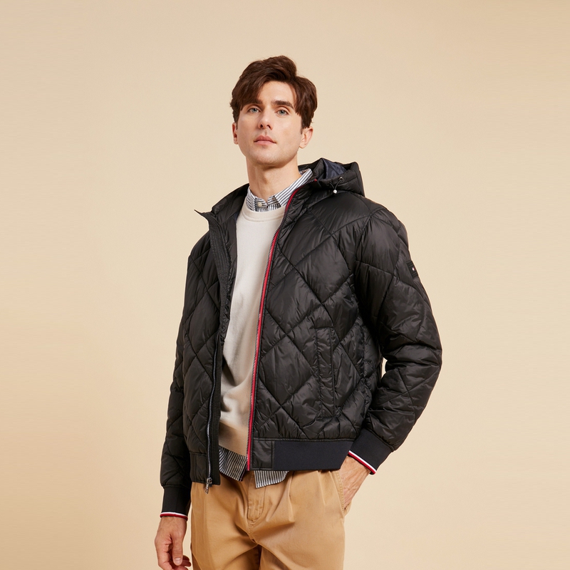 Shop 汤米希尔费格男士拼色加厚连帽夹克 - 修身保暖外套 78J9385