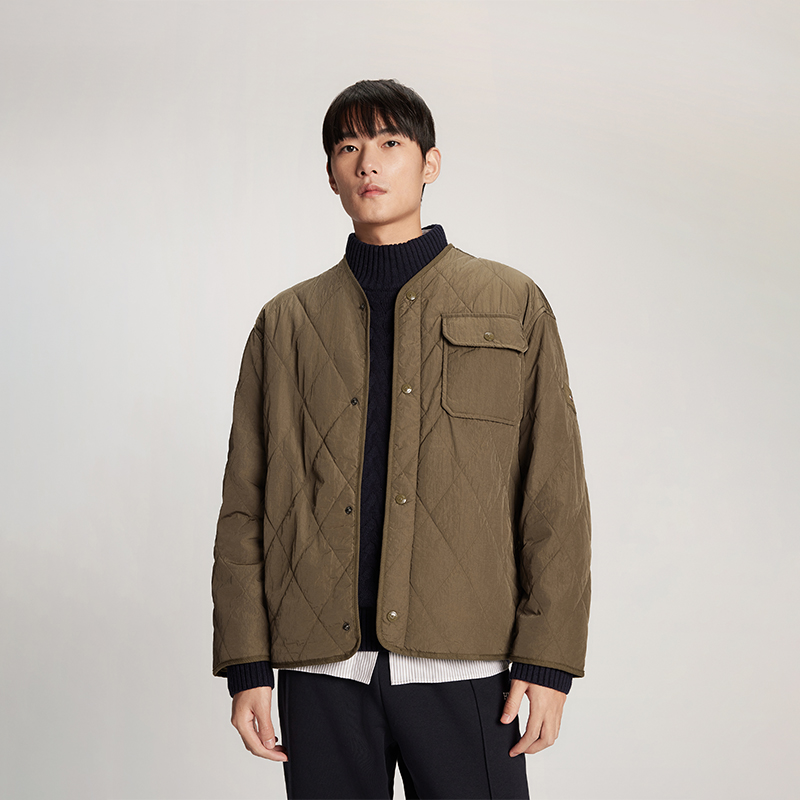 Shop Tommy Hilfiger 輕量V領絎縫墊料外套 MW0MW33420