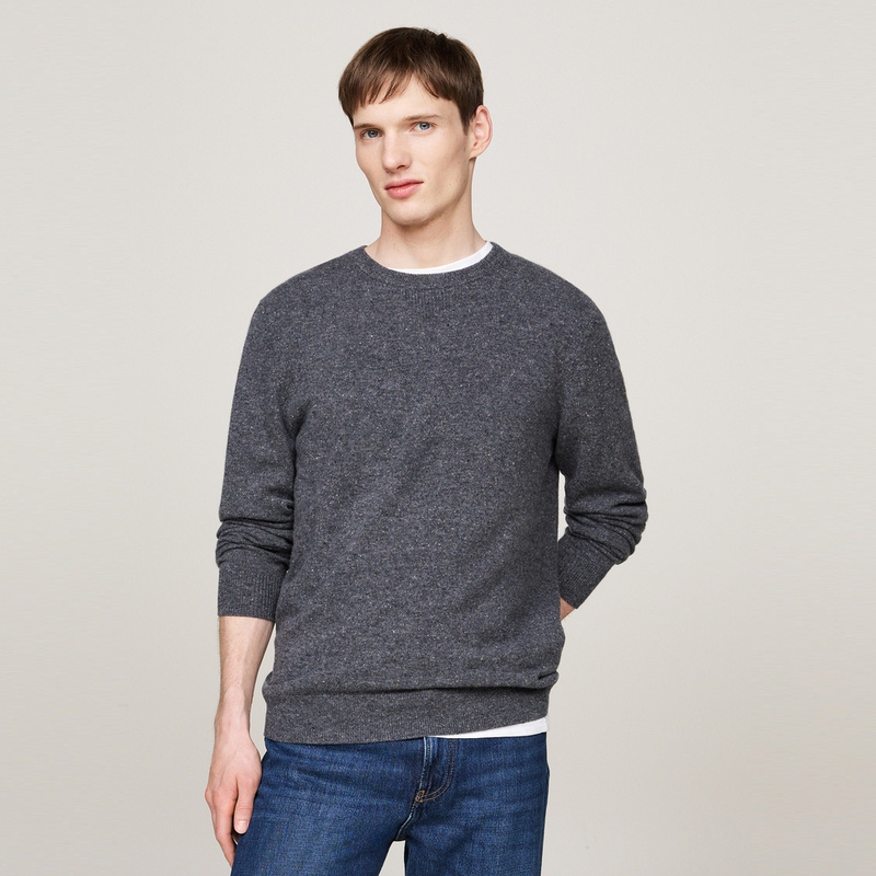 Shop 汤米希尔费格男士休闲圆领羊绒毛衣基础针织层。 MW0MW36515