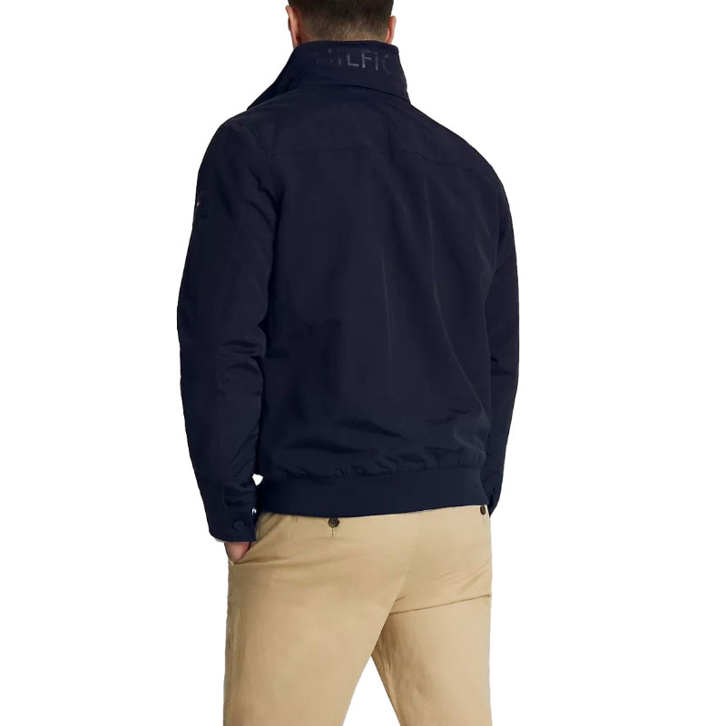 Shop 汤米·希尔费格 海军蓝高尔夫复古字母防风防水夹克 78J8297-411