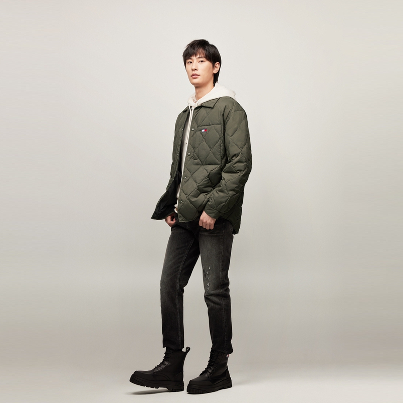 Details for 타미 힐피거 퀼티드 90 다운 버튼 루즈핏 자켓 유니섹스 DM0DM20001