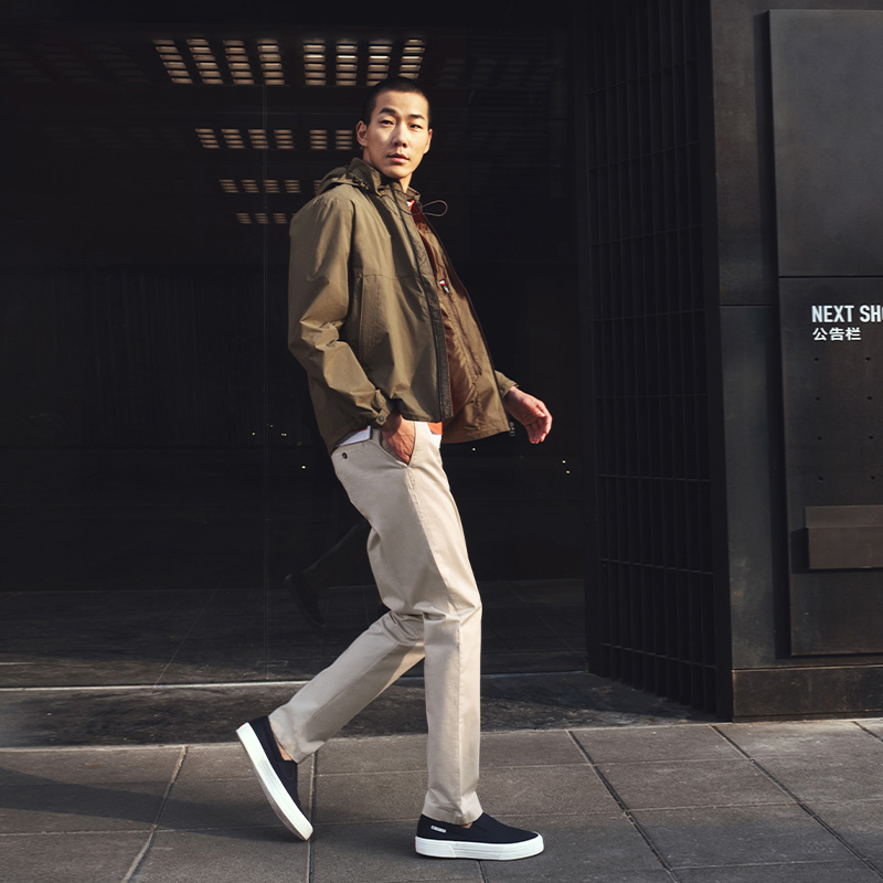 Shop Tommy Hilfiger 都會系列可收納防水防風外套 MW0MW34454