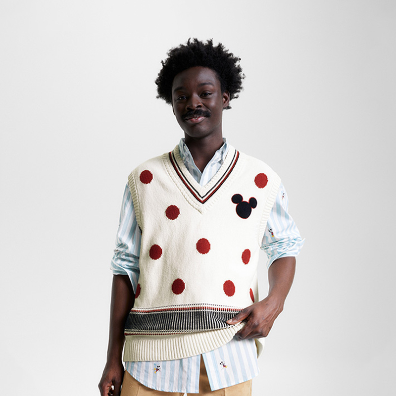 Purchase 汤米希尔费格 x 迪士尼男女宽松V领无袖针织衫 MW0MW31618YBL