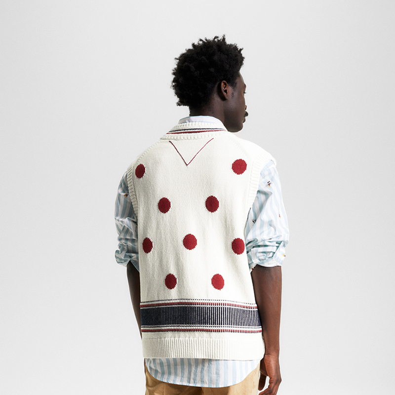 Details for 汤米希尔费格 x 迪士尼男女宽松V领无袖针织衫 MW0MW31618YBL