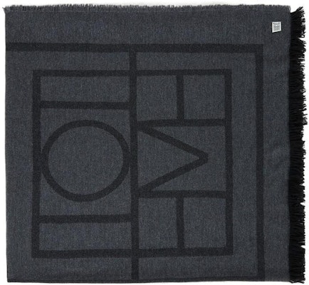 Toteme 灰色印花經典抓毛圍巾 情侶款 男女通用款式. 213-894-808-395 Shop Toteme 灰色印花經典抓毛圍巾 情侶款 男女通用款式. 213-894-808-395