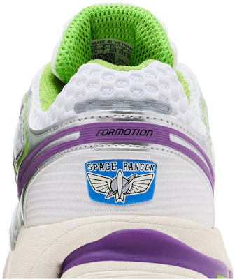 玩具总动员 x adidas Adistar Control 5 ''巴斯光年'' LA3965 Sizing 玩具总动员 x adidas Adistar Control 5 ''巴斯光年'' LA3965