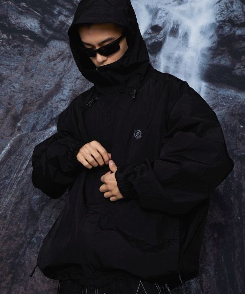 TRAVEL GOOPH Black Hooded Windbreaker TRTTSSWB04UC6