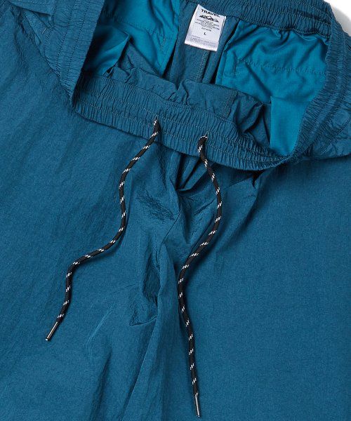 Details for TRAVEL Metal Front Dart Pants Peacock_Jogger Pants Available. TRTTSSNP07UG7
