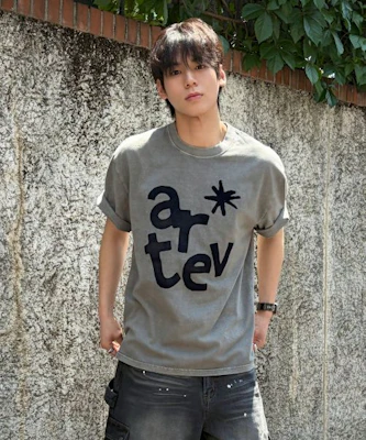 TRAVEL Palette Pigment Ghost Gray Short-Sleeve Tee TRTXSURS161UC6 Buy TRAVEL Palette Pigment Ghost Gray Short-Sleeve Tee TRTXSURS161UC6
